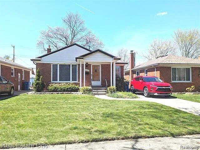 3 bed, 2.5 bath, 2088 sqft, $2,000 — Photo 1