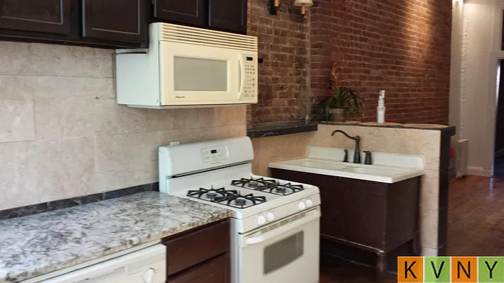 Rented by KVNY Soho | media 17