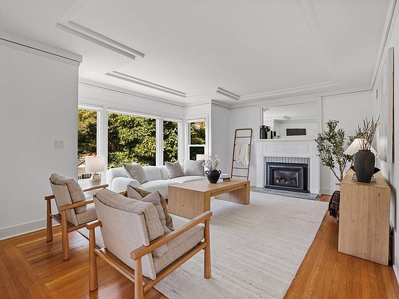 5th image of 653 San Fernando Ave