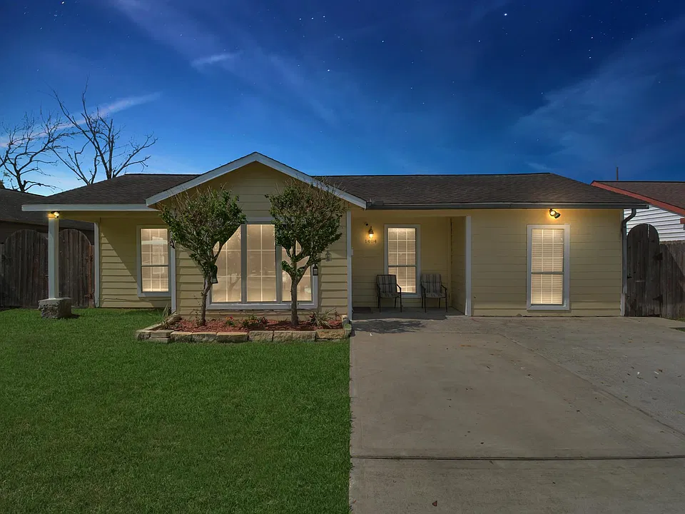 1404 Briarwood Dr