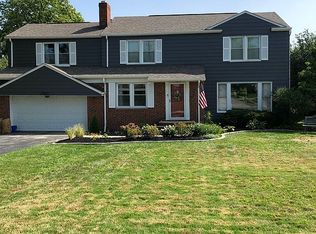 2541 Richmond Rd, Beachwood, OH