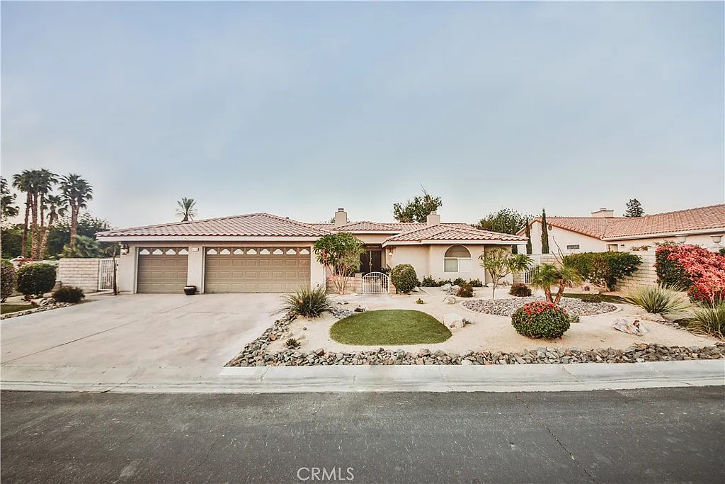 3 bed, 2.5 bath, 2071 sqft, $3,950 — Photo 1