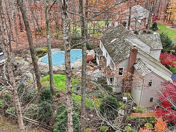 3rd image of 6809 Spout Ln