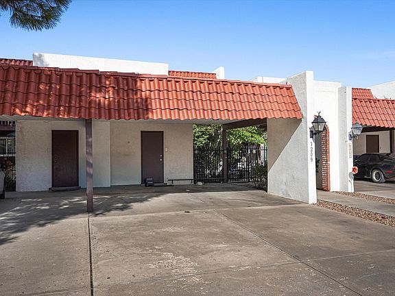 3rd image of 1209 Bernalillo Pl SE