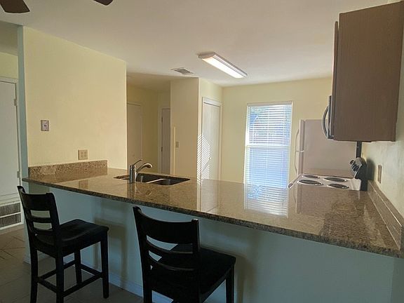5th image of 302 Saint Andrews St APT D-104