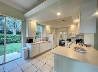 2051 Hermitage Dr, Wellington, FL 33414