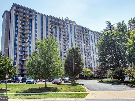 2nd image of 7420 Westlake Ter APT 612
