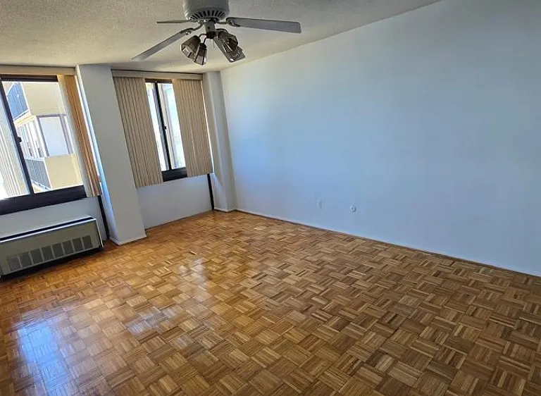 200 Winston Dr #1006 — Photo 4