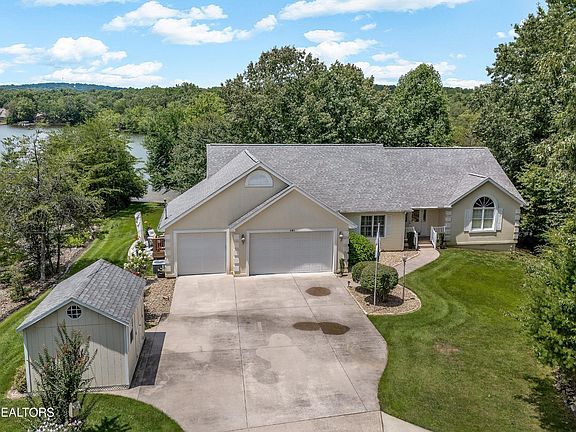2nd image of 261 Pomeroy Dr