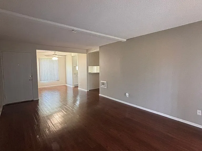 23251 Los Alisos Blvd — Photo 16