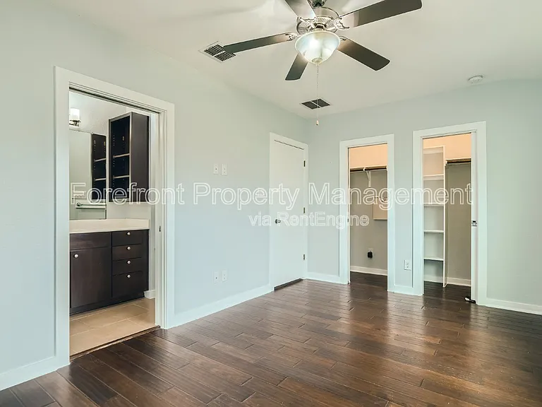 126 E Myrtle St — Photo 19