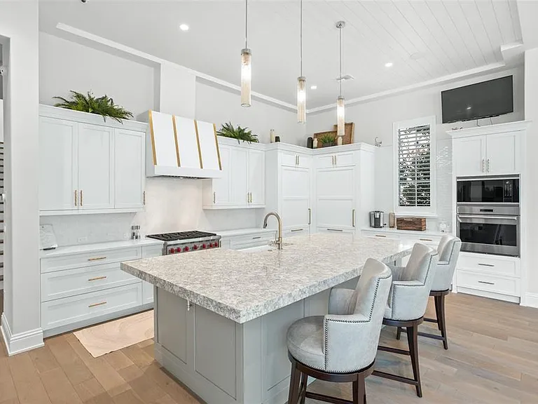 10331 Los Feliz Dr — Photo 22