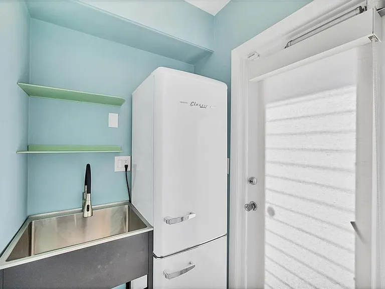 550 Gaspar Dr — Photo 31