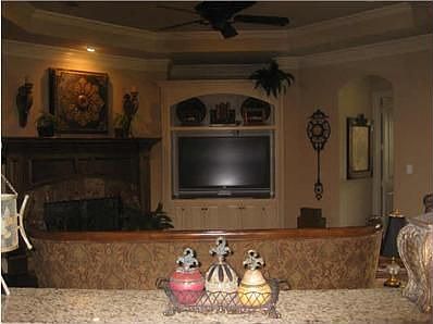 3rd image of 409 Wyndemere Blvd