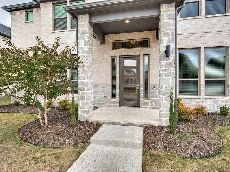 13474 Chalet Ave — Photo 1