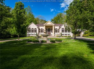 4049 Cow Creek Rd, Hurricane, WV 25526