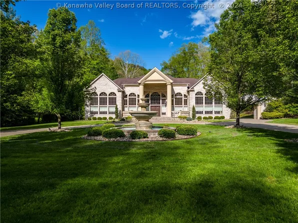 4049 Cow Creek Rd, Hurricane, WV 25526
