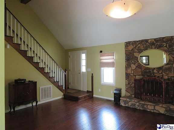 3rd image of 3167 Beechwood Rd