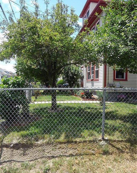 2nd image of 50 Ponagansett Ave