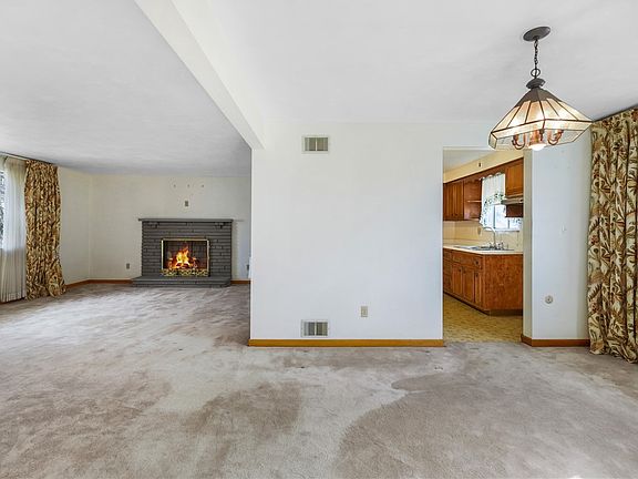 5th image of 13678 Loretta Ct