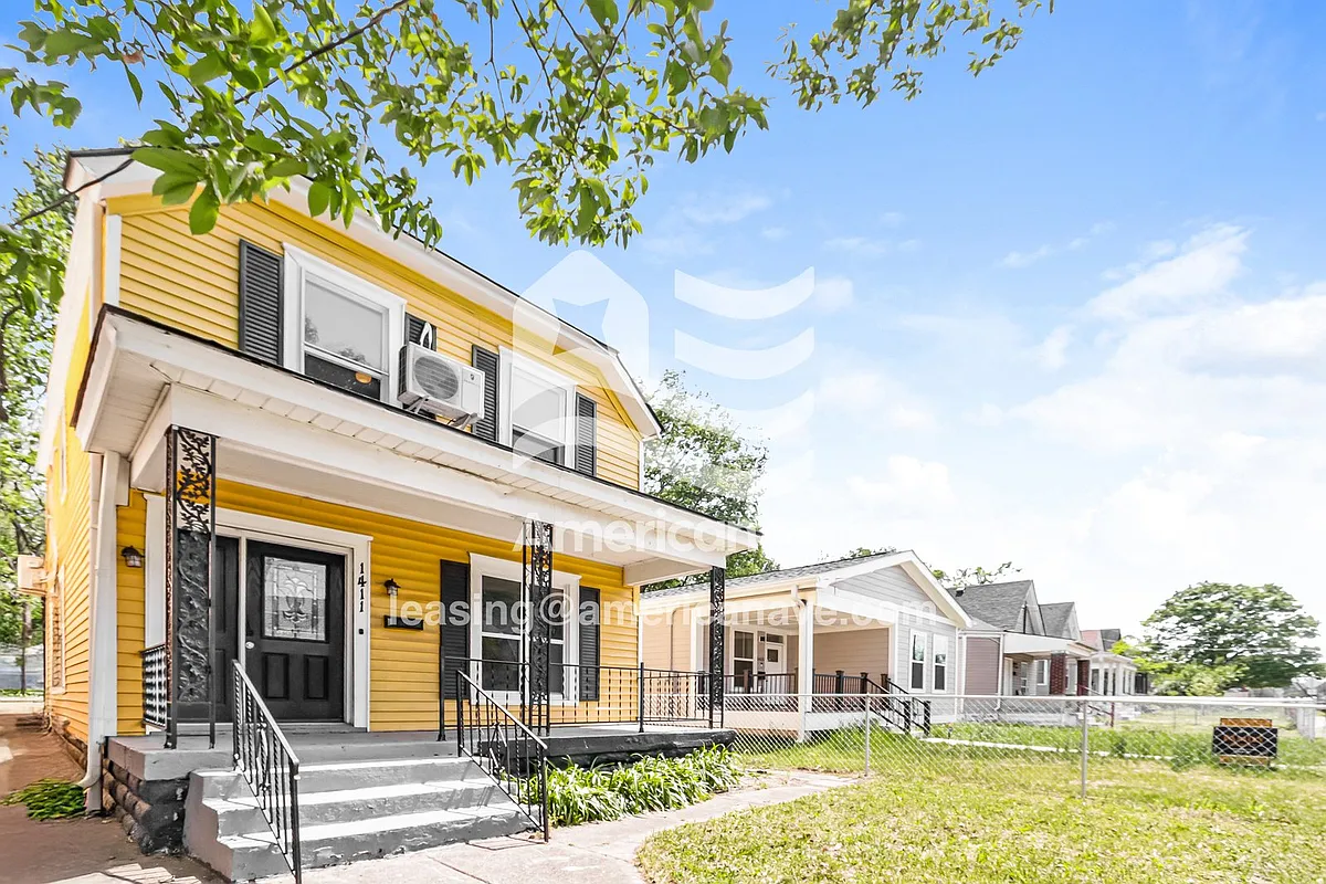 754286_002_front_view_2.jpg - 1411 S 28th St