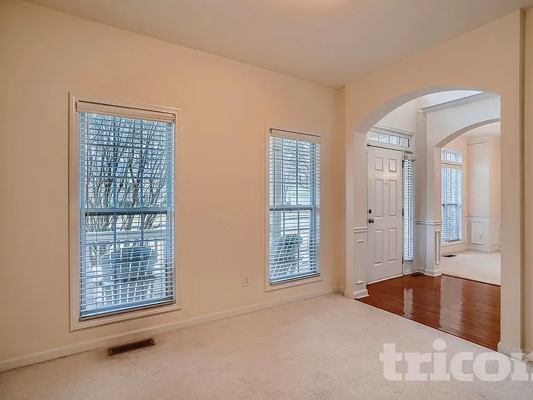 18 Parklin Trl — Photo 18