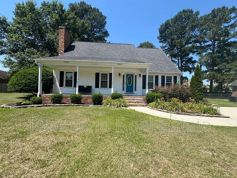 303 Wagoner Dr — Photo 1