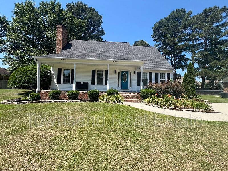 1st image of 303 Wagoner Dr