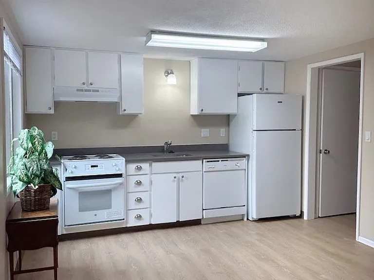 Roxclif Apartments — Photo 6