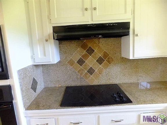 5th image of 1019 E Worthy St