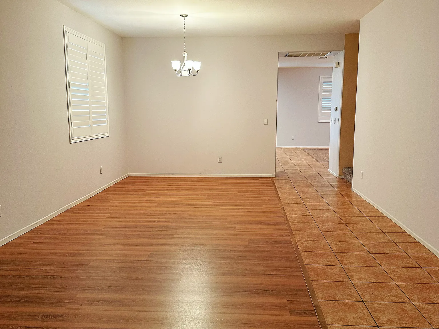 5 bed, 3215 sqft, $4,100 — Photo 2