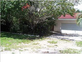 5th image of 212 S San Souci St