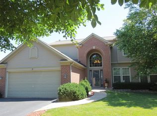 7 Pampas Ct, Bolingbrook, IL 60490