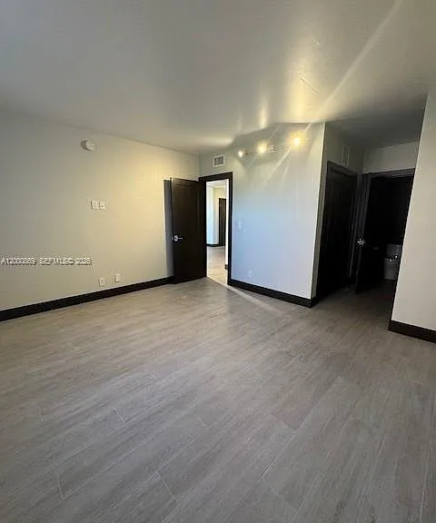 90 Edgewater Dr #606 — Photo 15