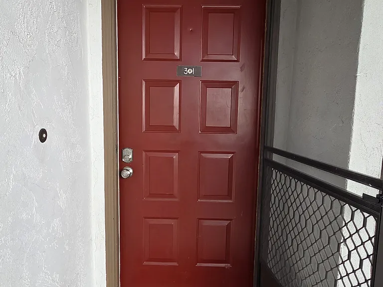2201 Monroe St #301 — Photo 1