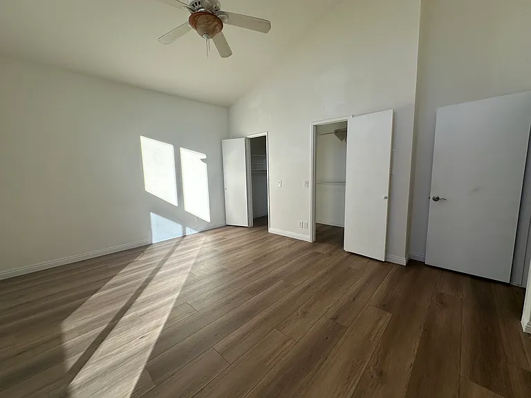 16741 Vanowen St #I — Photo 16