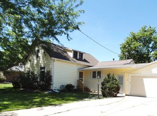 617 Spring St, Friend, NE 68359