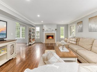 15 The Helm, East Islip, NY 11730