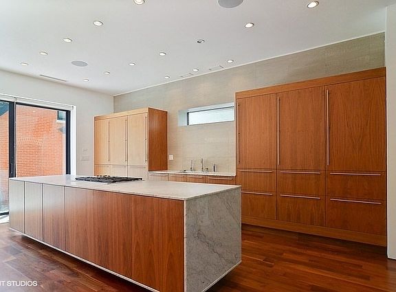 4th image of 1531 N Bell Ave