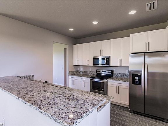 3rd image of 2622 NE 19th Pl