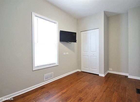 5th image of 4219 N Melvina Ave