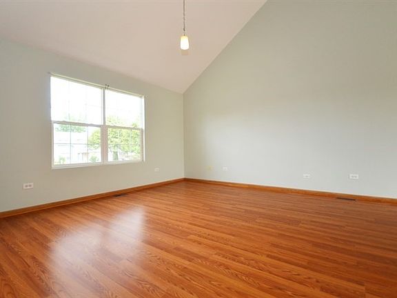 4th image of 1000 Edgerton Dr