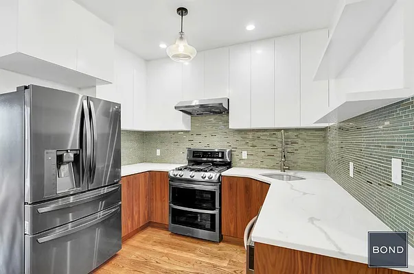 Rented by Bond New York | media 24