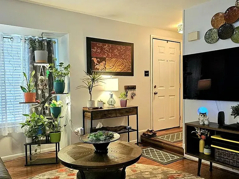 15110 Catalpa Ct — Photo 6