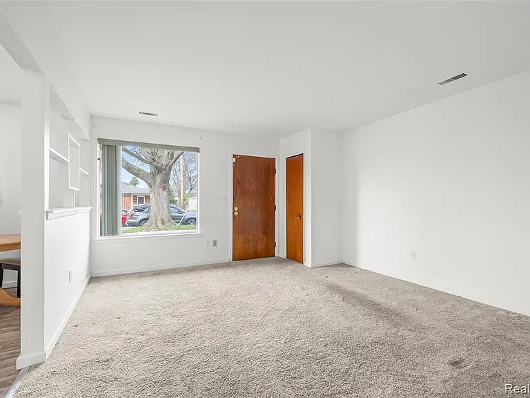 6226 Highview St — Photo 3