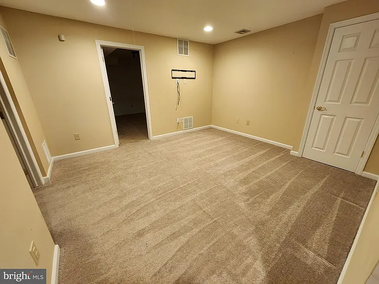 254 Sayre Dr — Photo 24