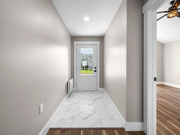 5th image of 621 Murphy St #15