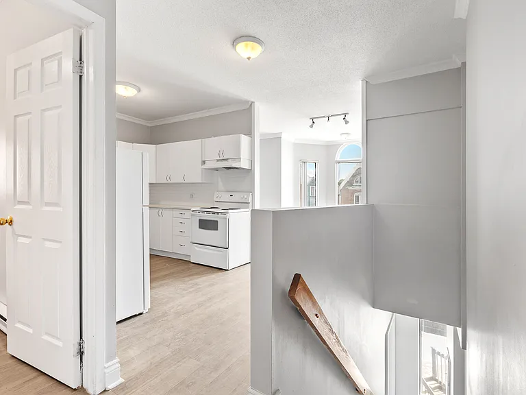 455 Somerset St W #2 — Photo 45