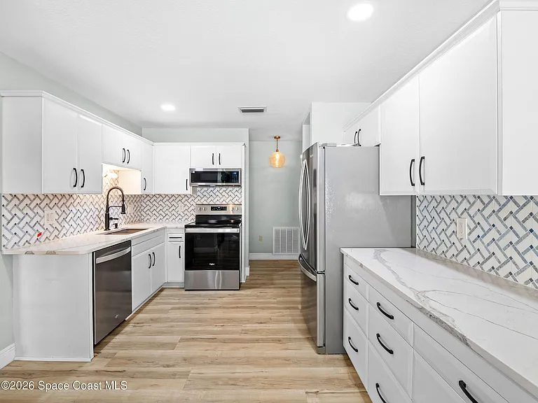 751 Greenwood Manor Cir #15A — Photo 8