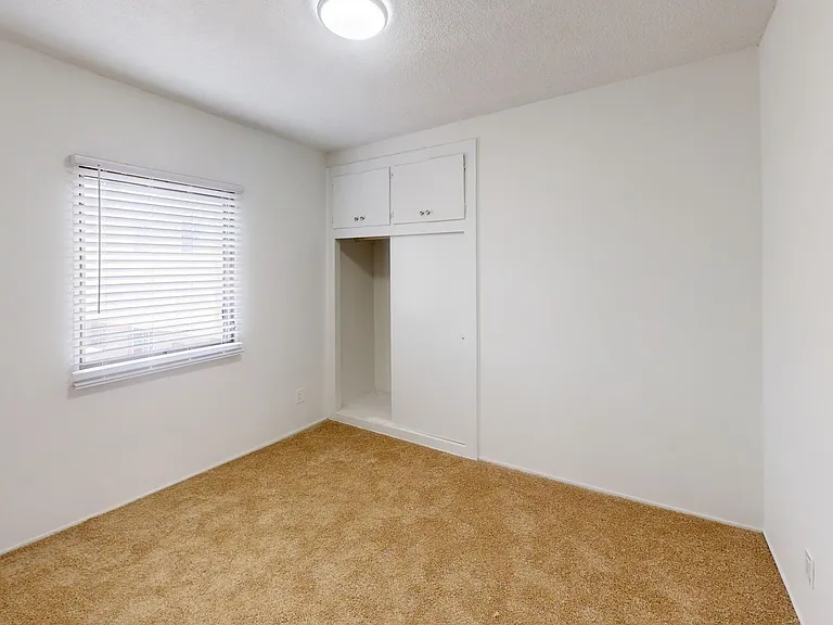 Amazing 2 bedroom & 1 bathroom unit - Los Angeles! — Photo 11